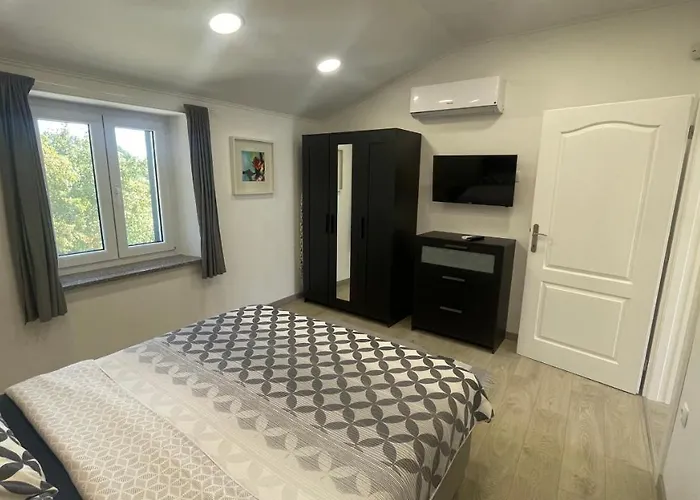 Istrian Stone Lenny Near