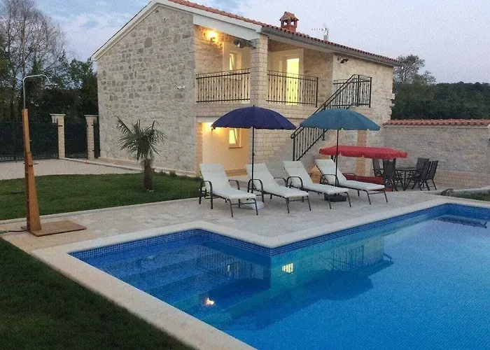 Istrian Stone Lenny Near 빌라 *