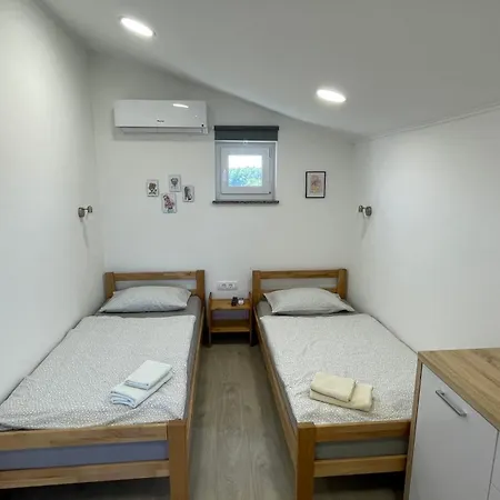 Istrian Stone Lenny Near Vila