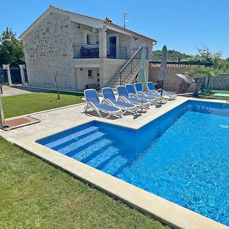 Istrian Stone Lenny Near * Poreč