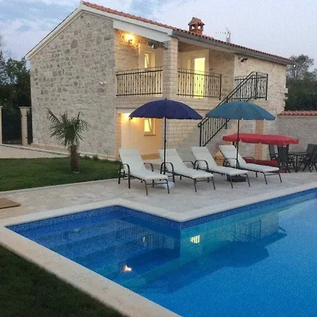 Istrian Stone Lenny Near Vila *