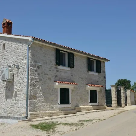 Istrian Stone Lenny Near *