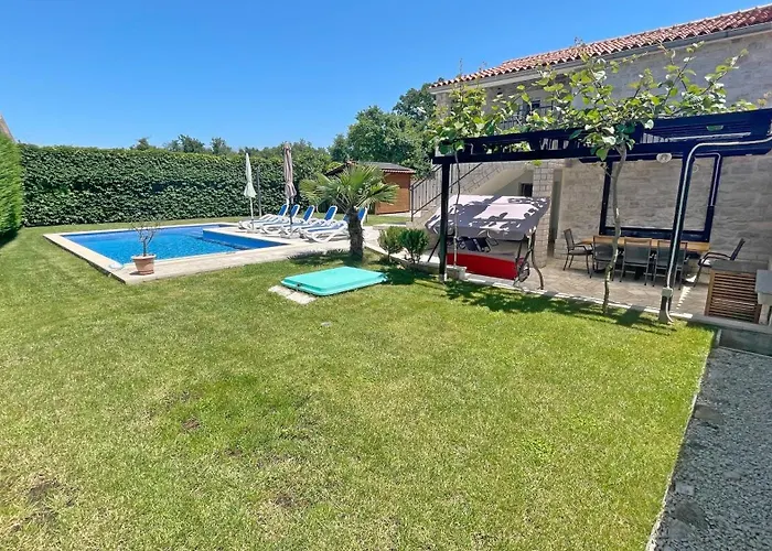 Villa Istrian Stone Lenny Near *